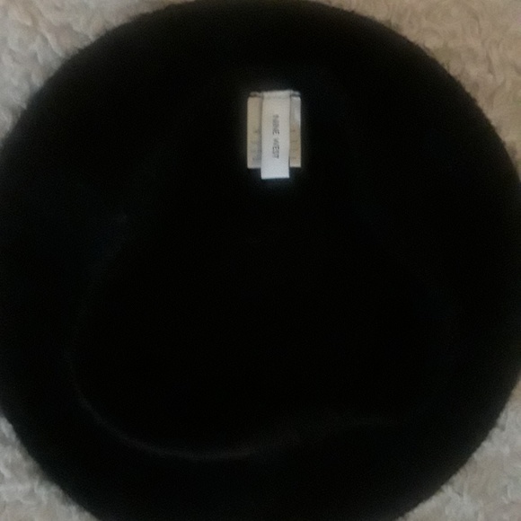 'Nine West' Black Beret Hat - Picture 2 of 3